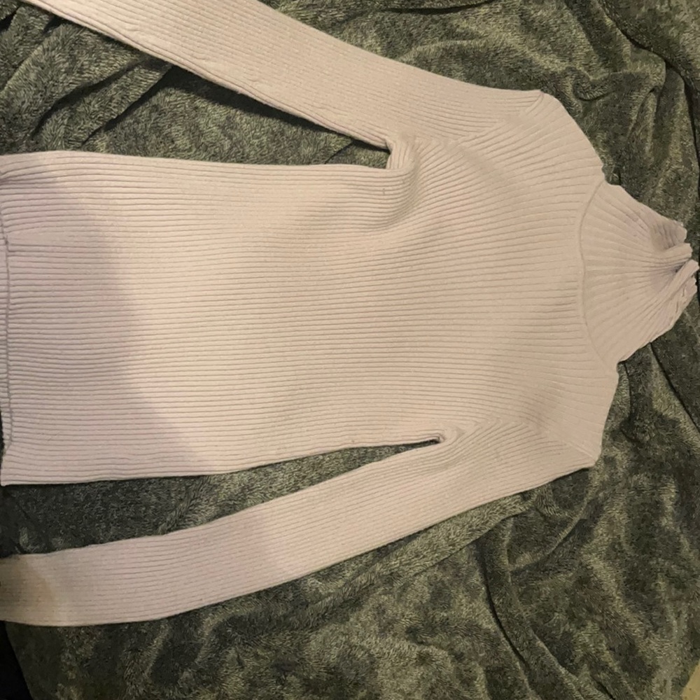 Forever 21 tight fitting turtle neck. Only worn once. Great condition.